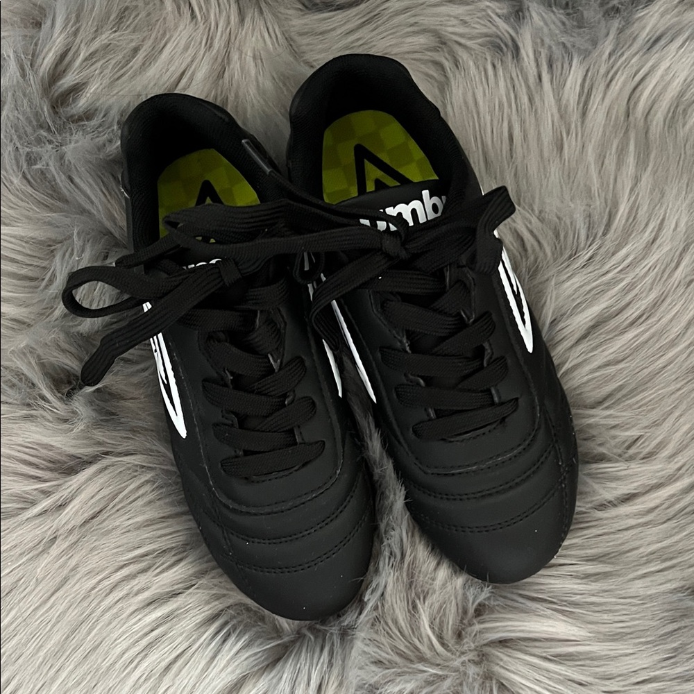 NWOT Umbro Cleats Black Athletic Sneakers with White Accents sz 1